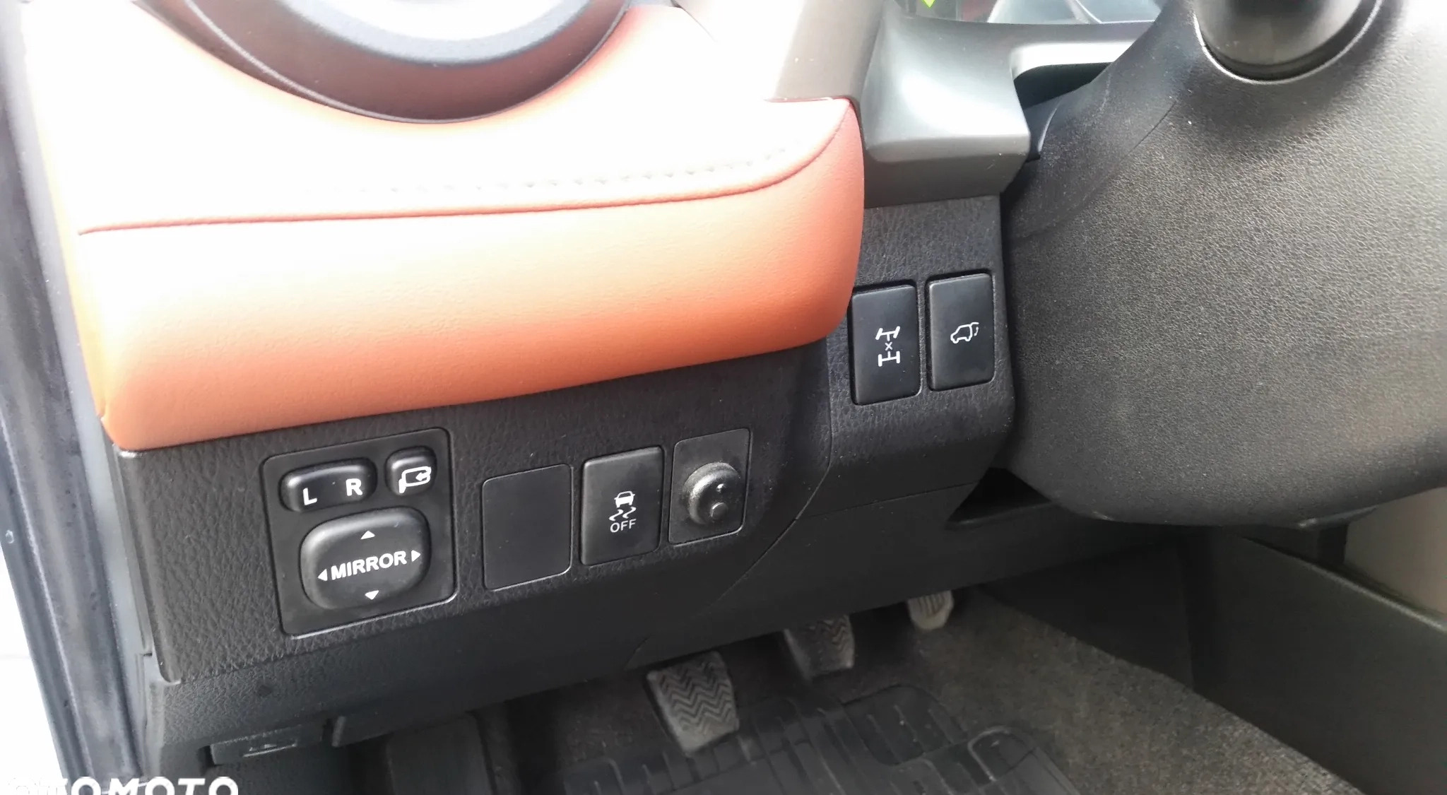 Toyota RAV4 cena 70500 przebieg: 209900, rok produkcji 2015 z Koluszki małe 106